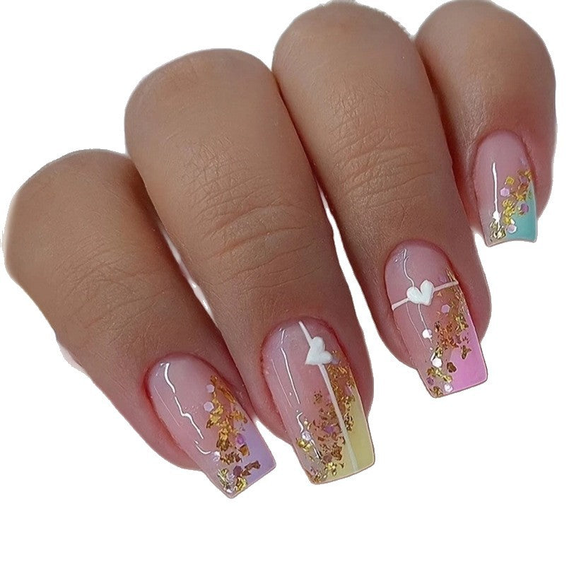 Herz-verzierte Nagelkunst-Design Karnz