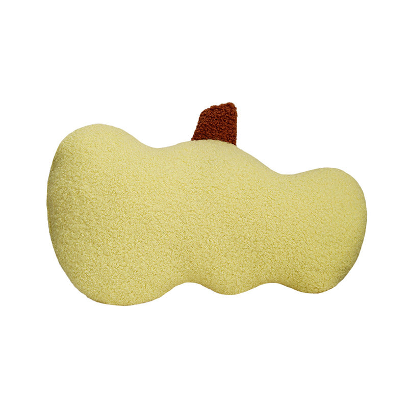 Nierenförmiges Dekokissen aus Bouclé‑Teddy mit weicher Polyesterfüllung Karnz