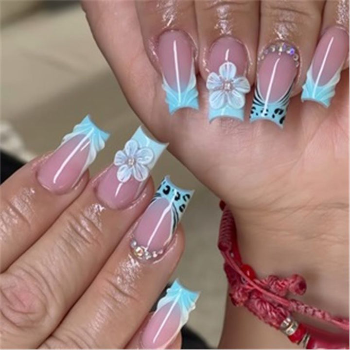 Künstlerisches Press-On-Nagelset mit Premium-Verzierungen Karnz