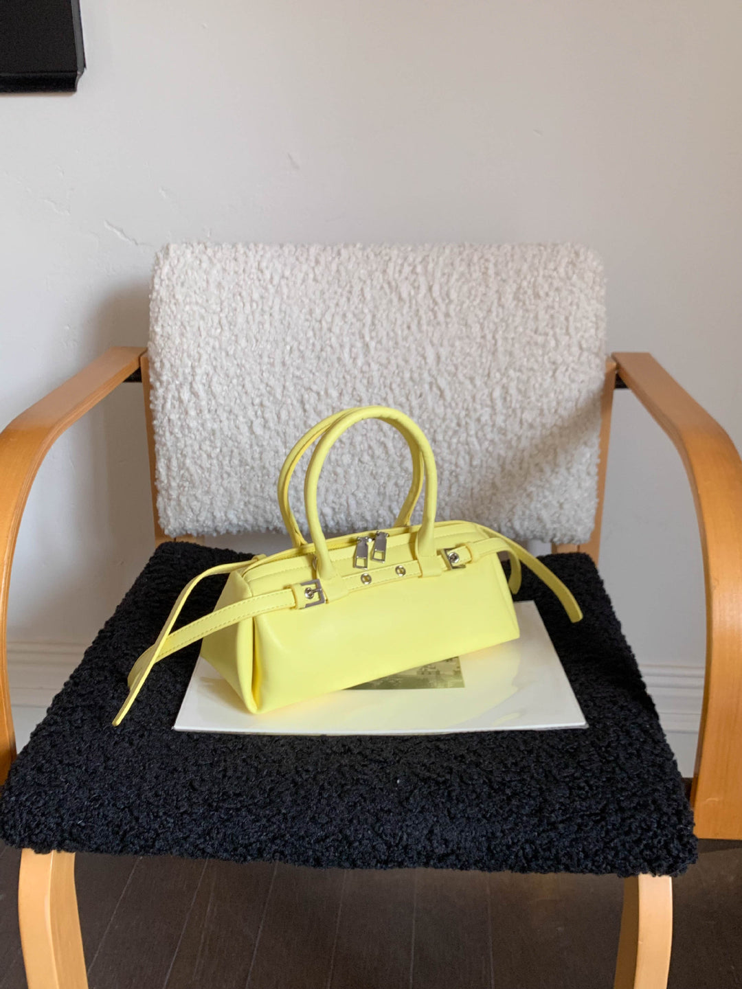 Strukturierte Handtasche