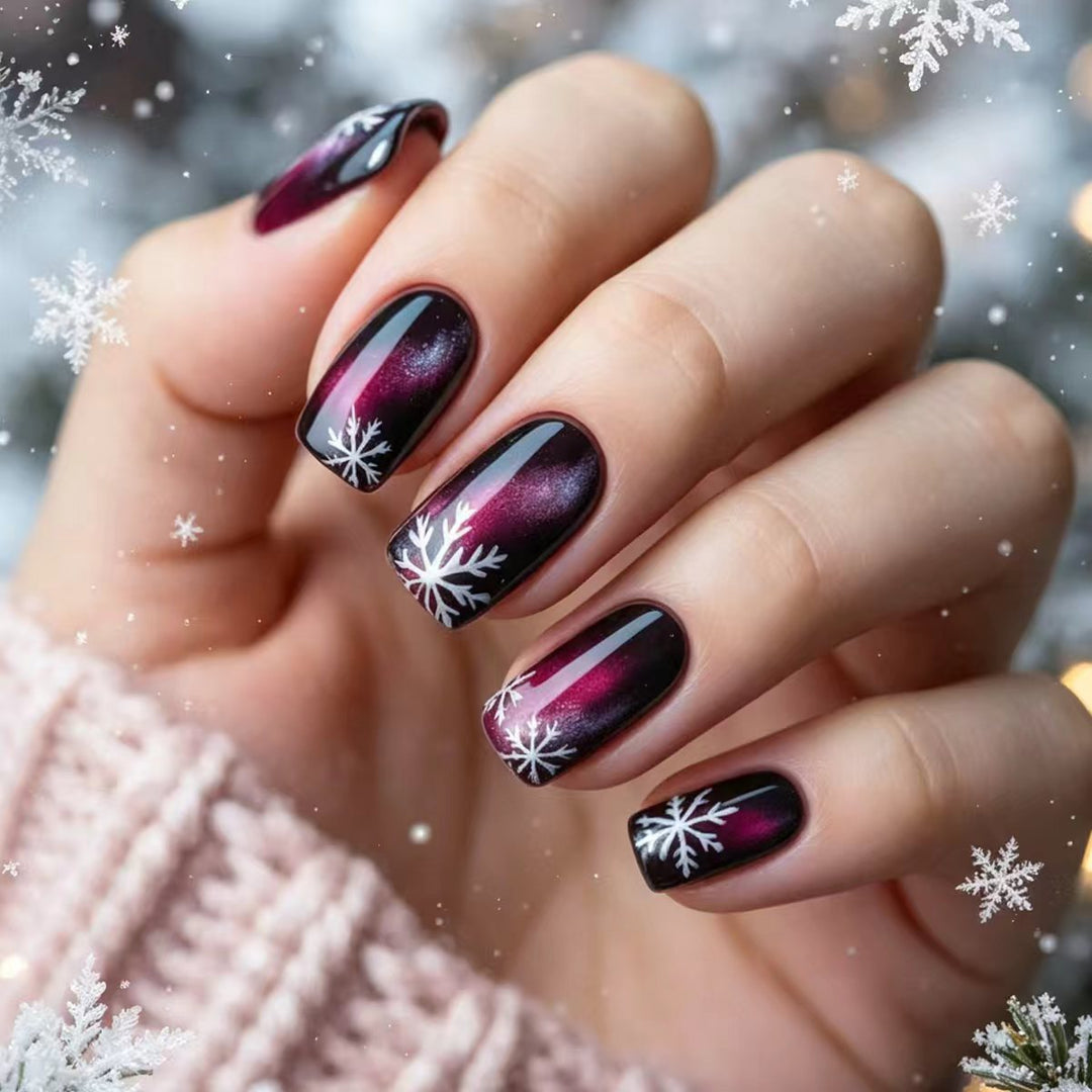 Kunstnägel mit Festlichem Schneeflocken-Design Karnz