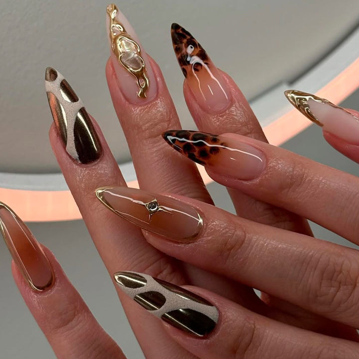 Premium Stiletto-Nagelverlängerungen mit künstlerischem Design Karnz