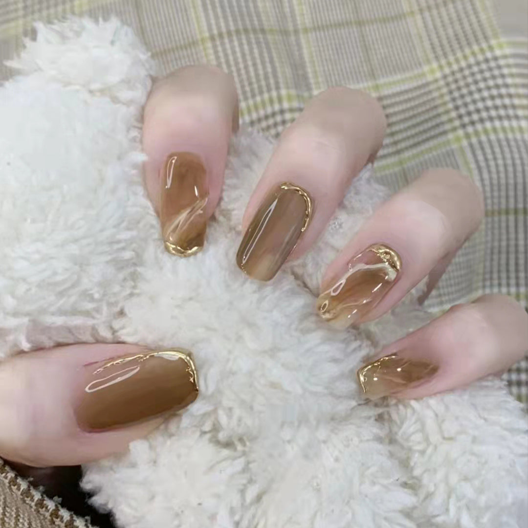 Kunstfingernägel mit Stilvollem Herz- und Ombre-Design Karnz