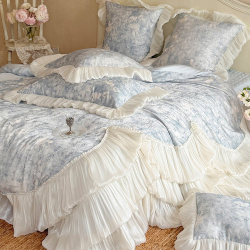 Rüschen-Plissee-Bettüberwurf und Bettbezug-Set mit floralem Jacquard und herabfallendem Rock