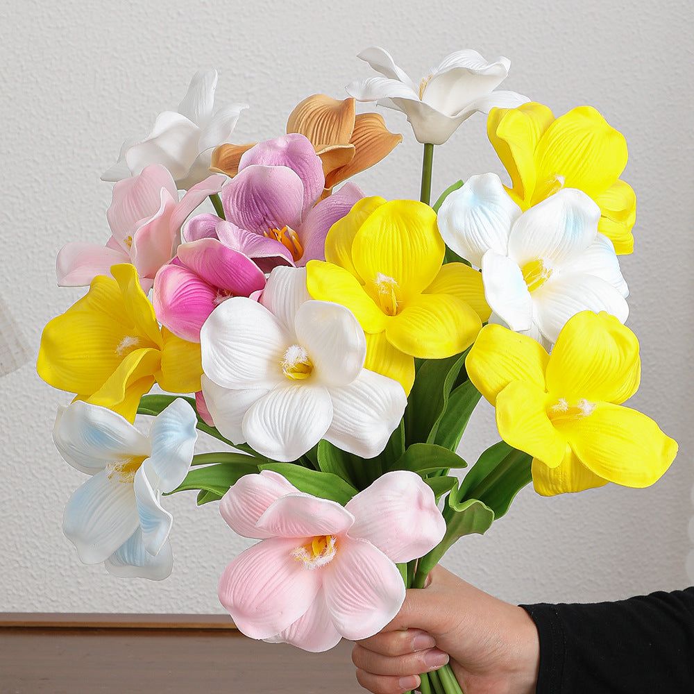 Künstlicher Orchideenblütenzweig mit realistischen Details Karnz