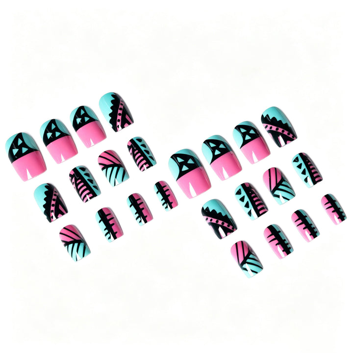Künstlerische geometrische Nail Art