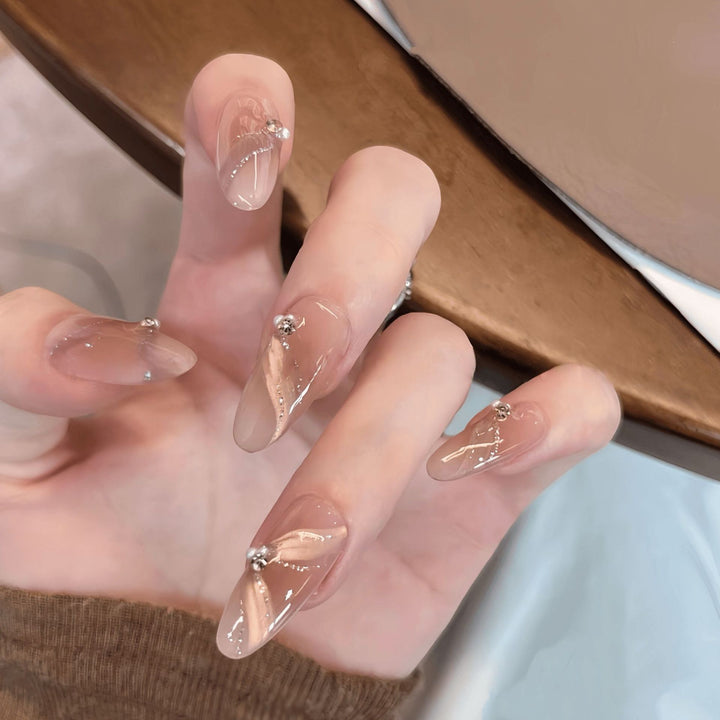 Kunstnägel mit Eleganten Strassakzenten Karnz