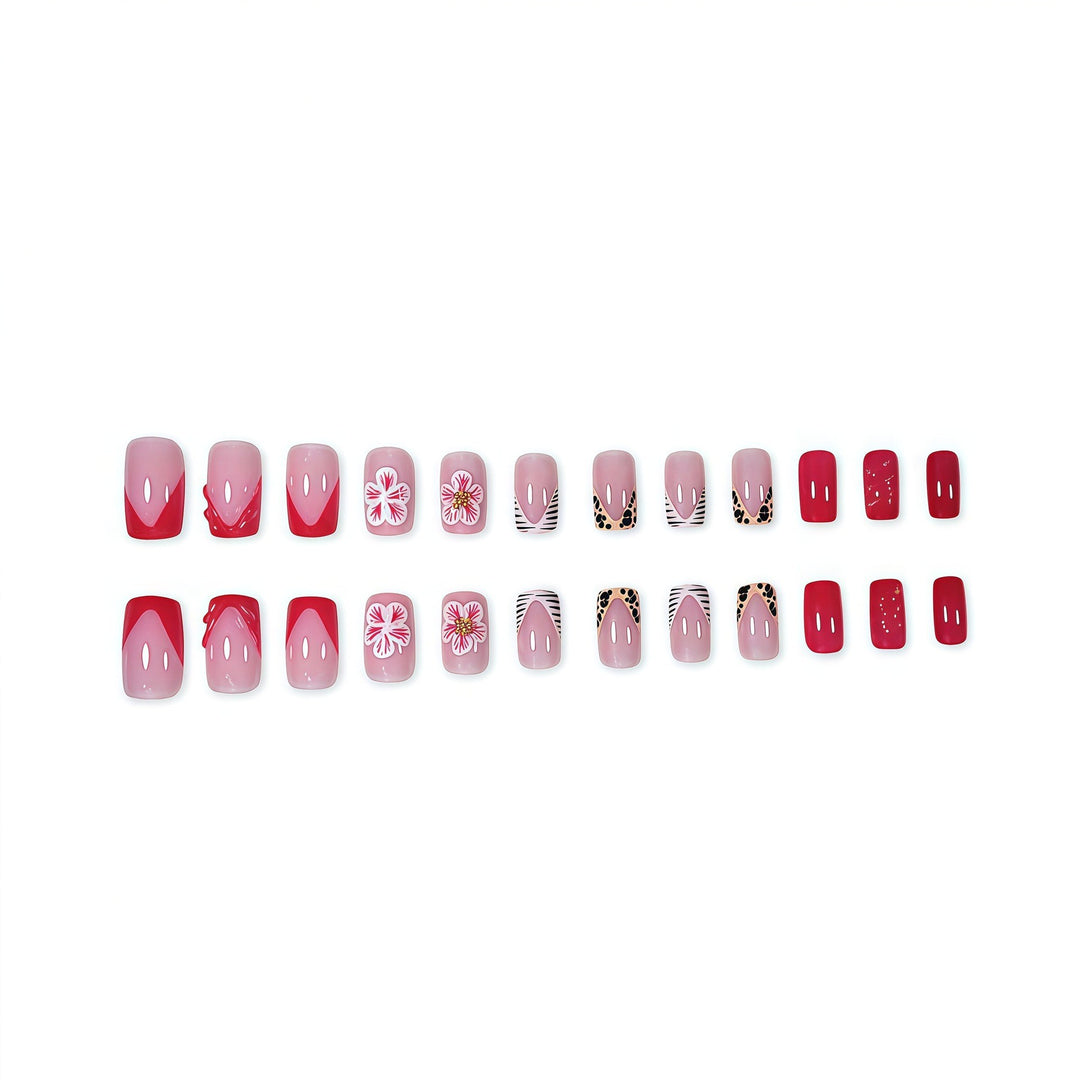 Dekorative Press-On Nagelkunst mit Floraldesigns Karnz
