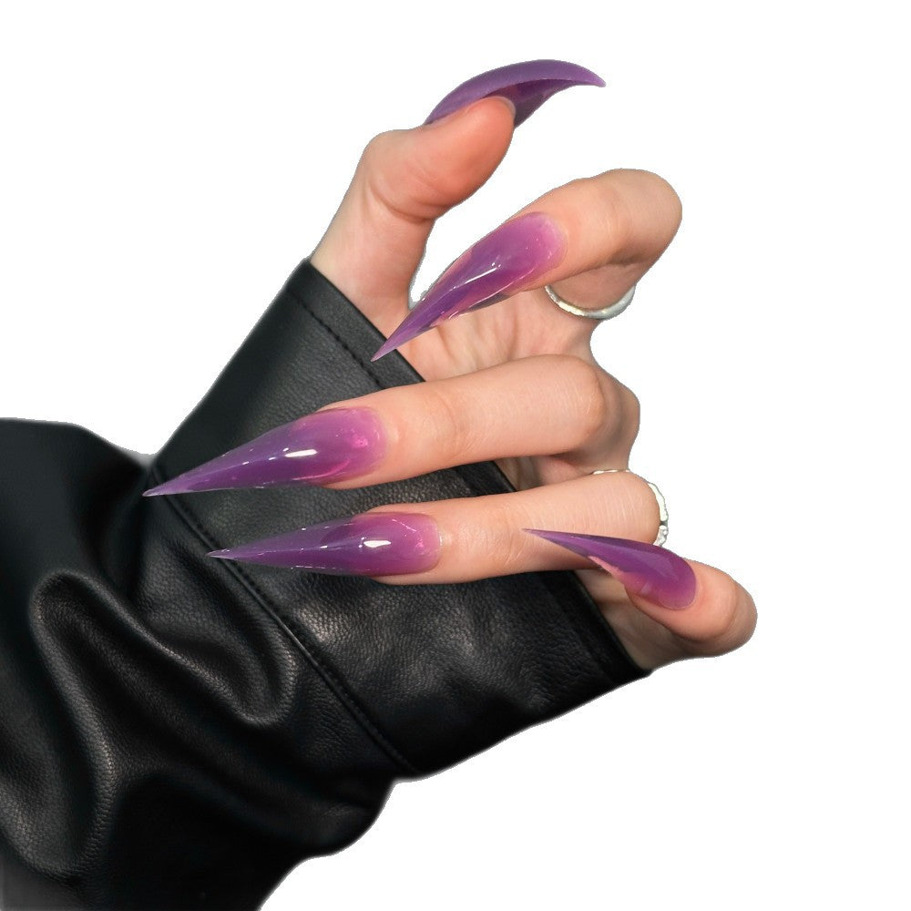 Stiletto Nagelverlängerungen mit Ombre-Effekt