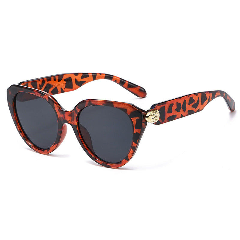 Damen Cat-Eye Sonnenbrille mit goldenen Akzenten und schützendem UV-Filter Karnz