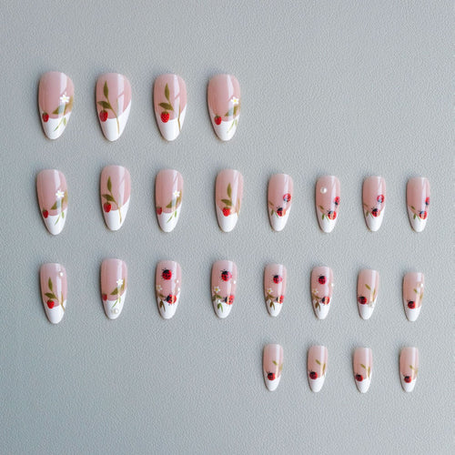 Künstlerische Marienkäfer Nagelkunst