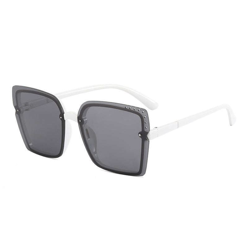 Damen Quadratische Sonnenbrille mit funkelnden Rahmenakzenten Karnz