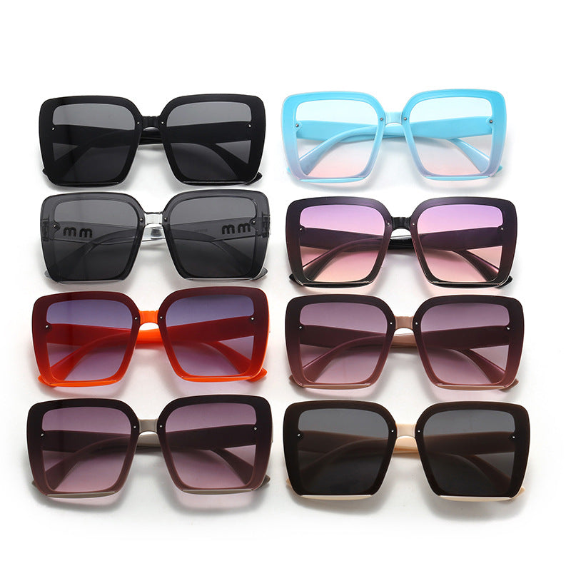 Damen modische quadratische Sonnenbrille mit gradienten Gläsern Karnz
