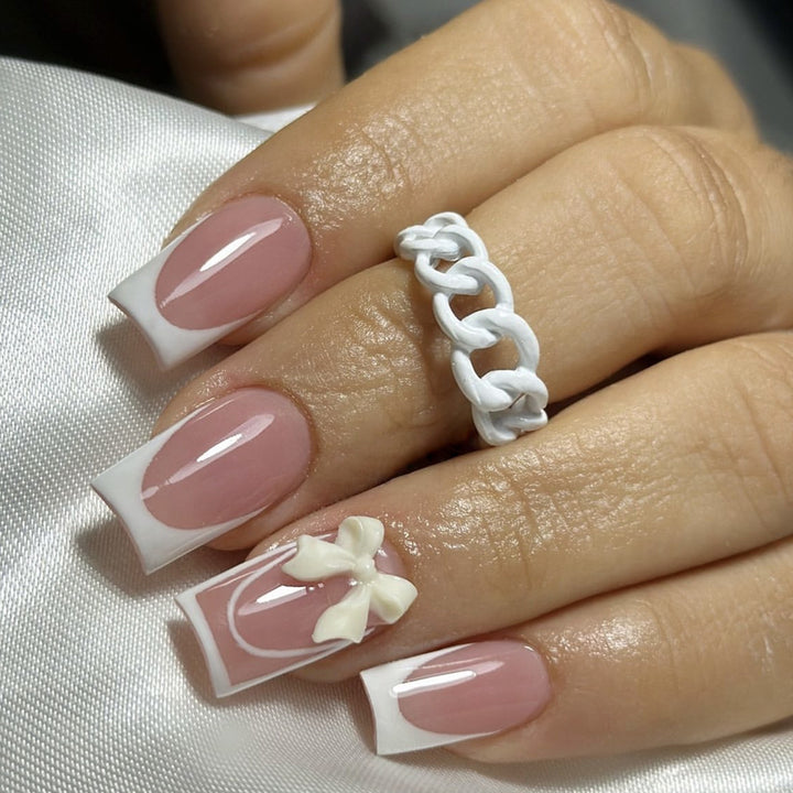 Elegante French Tip Nagelverlängerungen Karnz