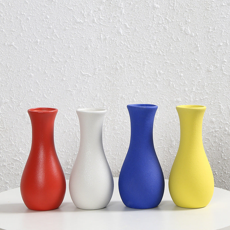 Zeitgenössische Matte Keramik Blumenvase Karnz