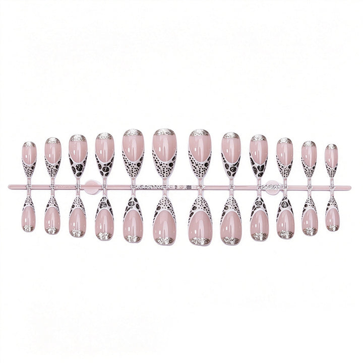 Glamouröse Stiletto Nagelkunst Karnz