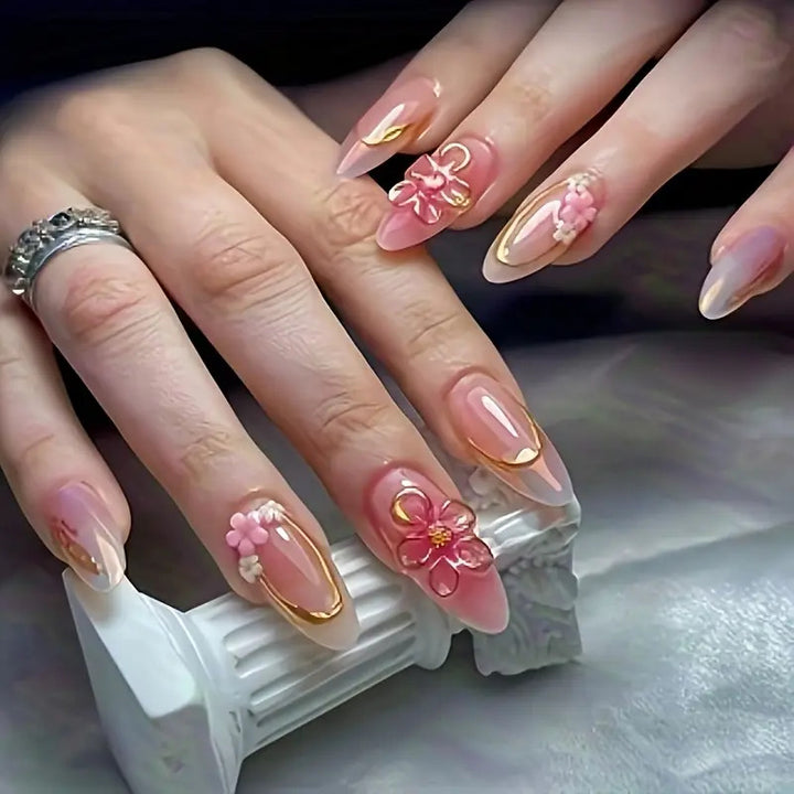 Floral Verziertes Press-On Nagelkunst Set Karnz