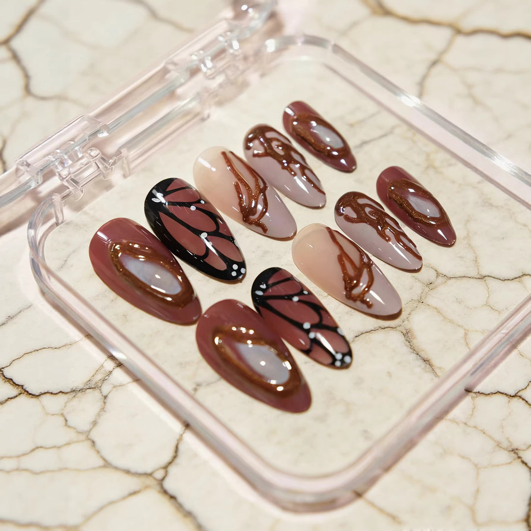 Künstlerische Texturierte Press-On Nageldesigns Karnz