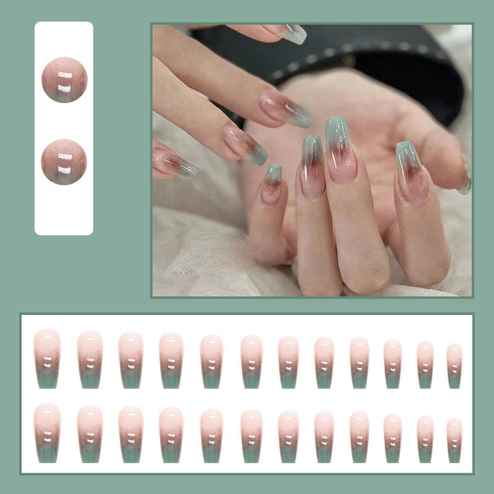 Kunstvolle Nagelverlängerungen mit Eleganten Spitzen Karnz