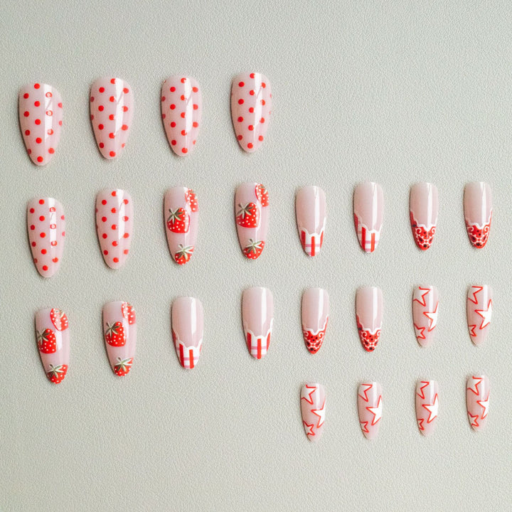 Kreatives Erdbeer-Gel-Nagelset