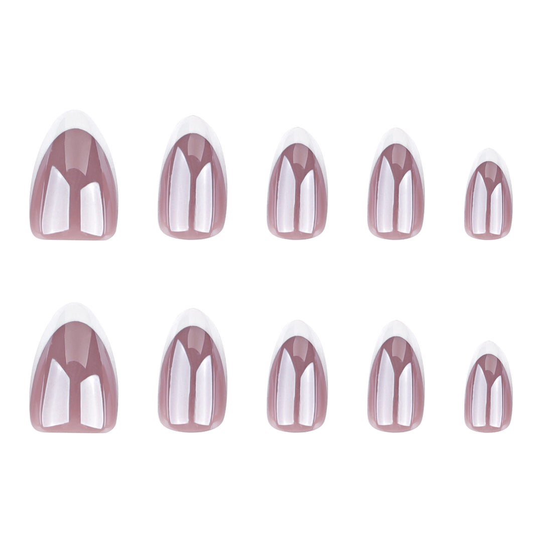 Künstliche Nagelverlängerungen im eleganten Design Karnz