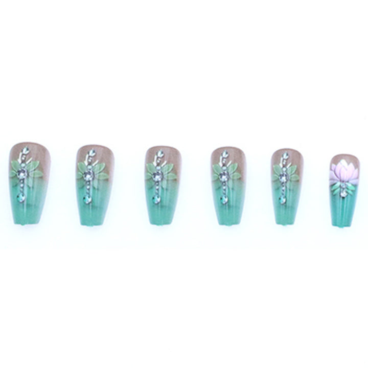 Elegante florale Edelstein-Nagelkunst Karnz