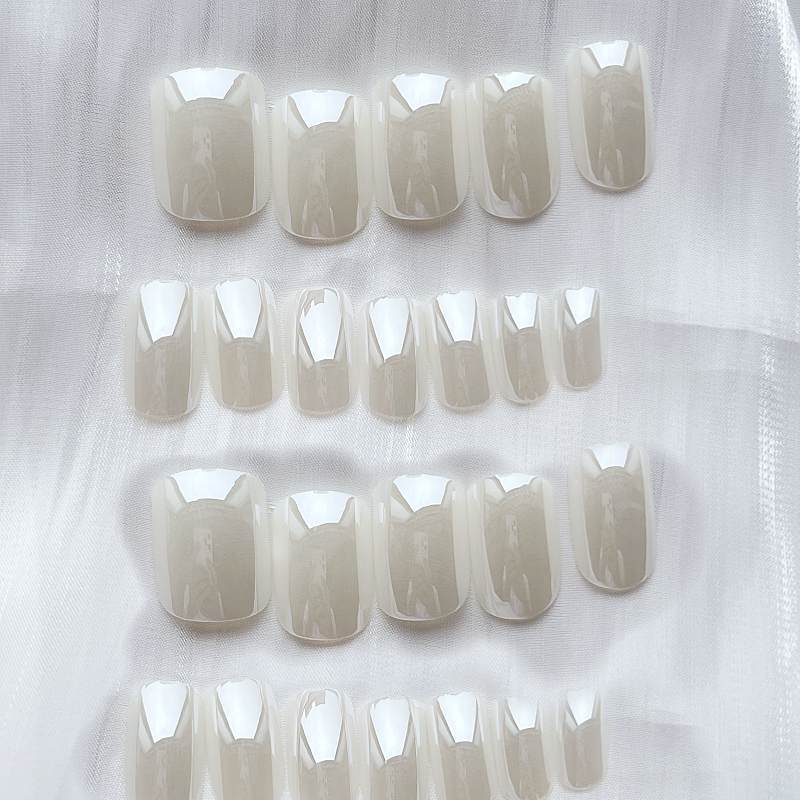 Premium Glänzendes Press-On Nageldesign Set Karnz