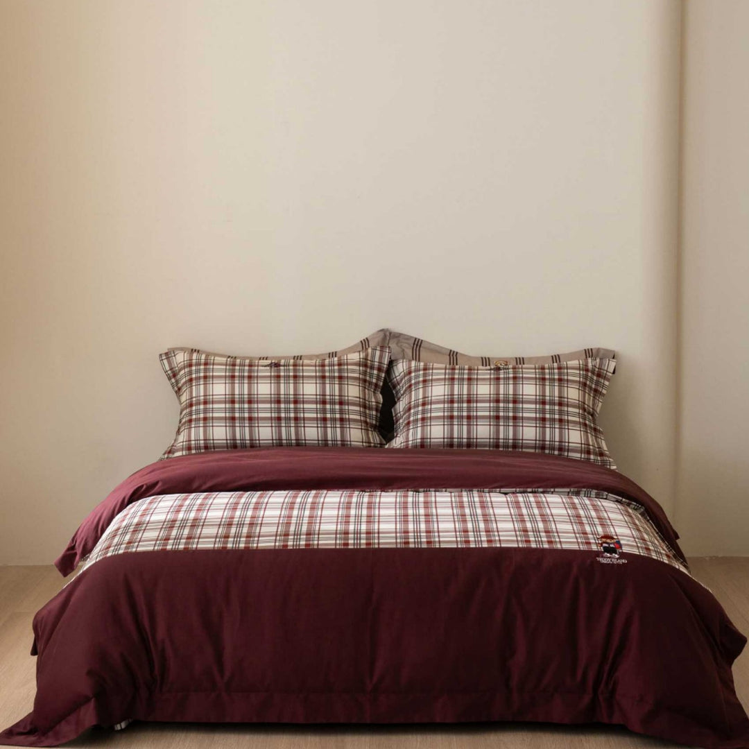 Karo-Bettwäsche-Set mit Wende-Design und Kissenbezügen