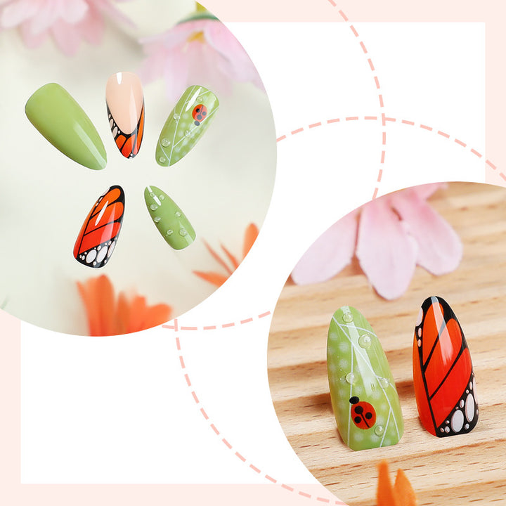Künstlerisches Press-On-Nagel-Set mit Schmetterlings- und Blumendesigns Karnz