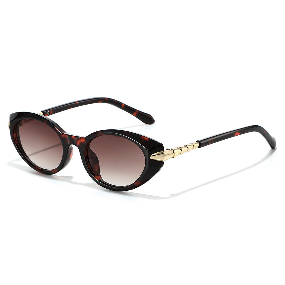 Designer Cat-Eye Sonnenbrille mit goldenen Akzenten Karnz