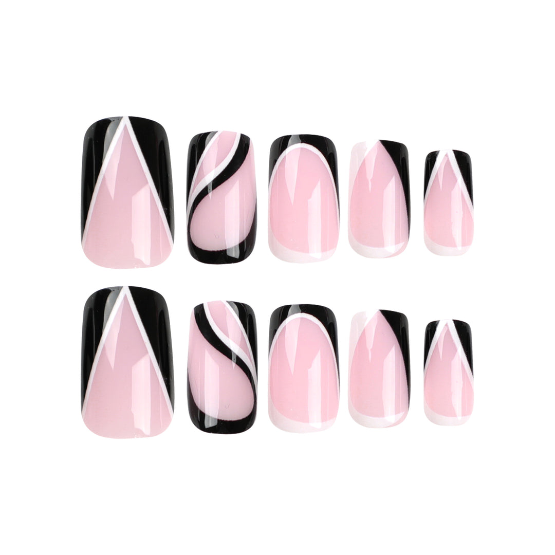 Kunstvolle Nagelverlängerungen mit modernem Design Karnz