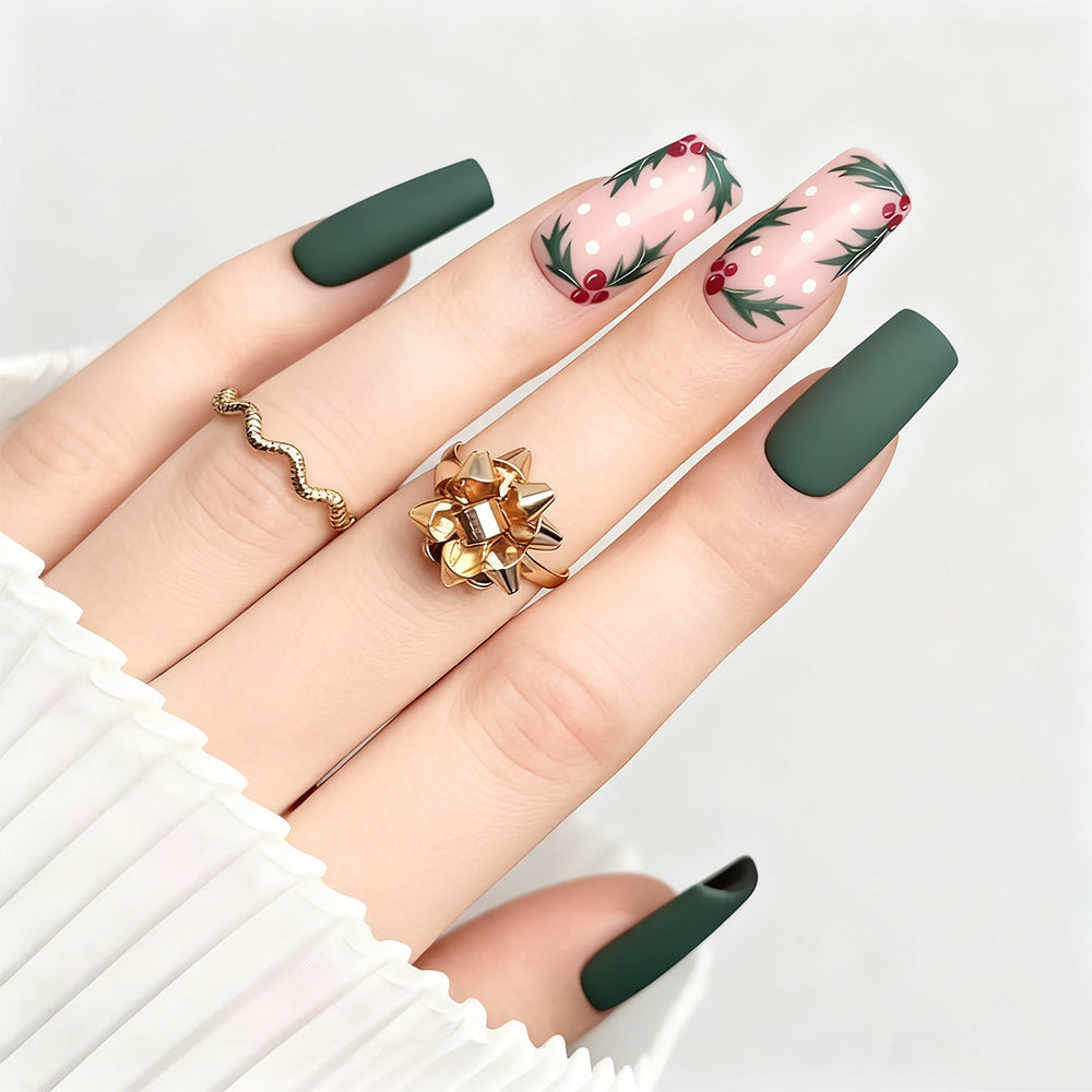 Elegante Kunstnägel mit Weihnachtsdesign Karnz
