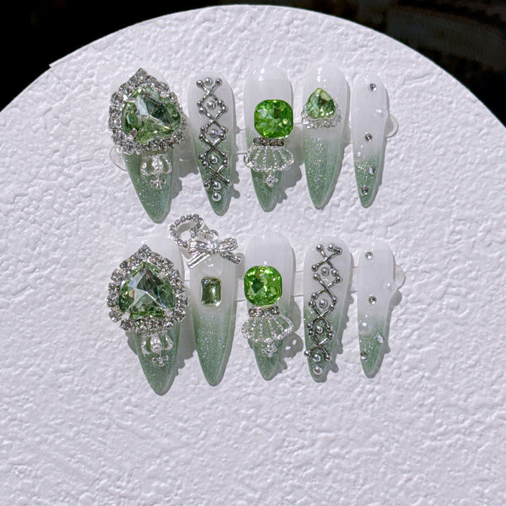 Glamouröse Nagelkunst Verlängerungen