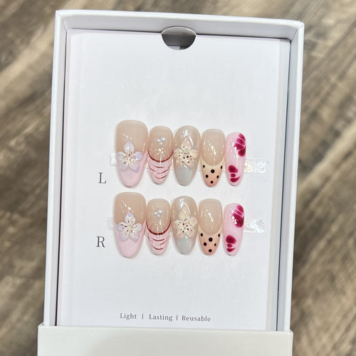 Blumen- und Punkte-Press-On-Nagelset Karnz