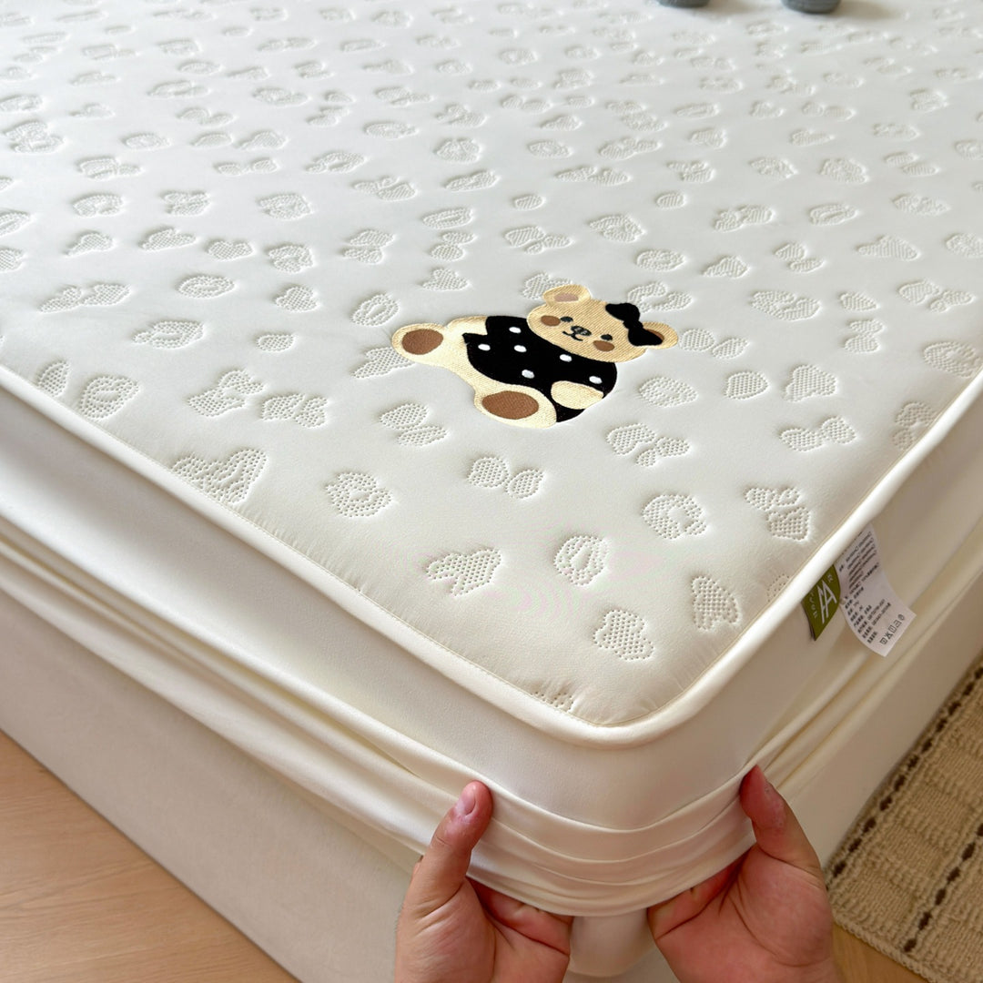 Gestepptes wasserdichtes atmungsaktives passgenaues Matratzenauflage-Schutz mit bestickter Teddy-Applikation