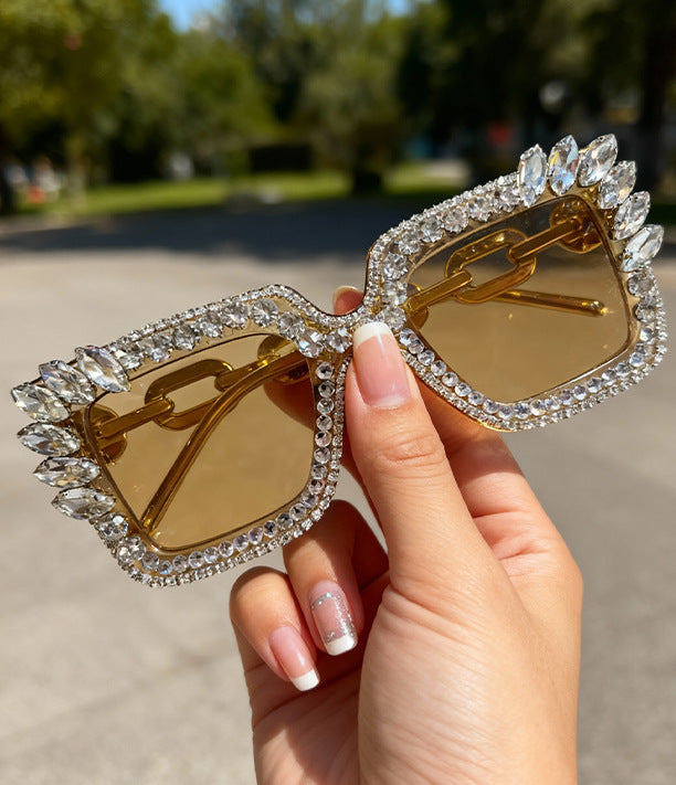 Dekorative mit Strass veredelte Sonnenbrille Karnz
