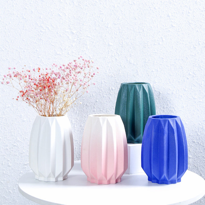 Texturiertes geometrisches Keramikkegel-Blumenvasen Karnz