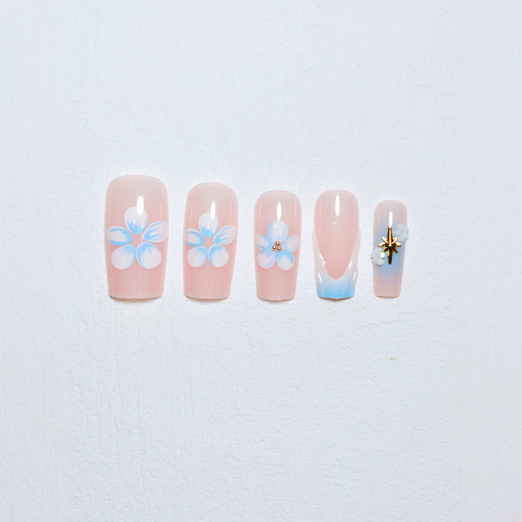 Blumenverzierte Nagelkunstverlängerungen Karnz