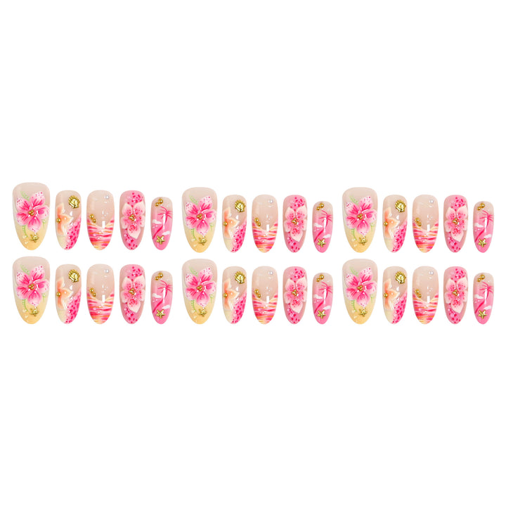 Kunstnägel mit floralen Verzierungen und Glitzerakzenten Karnz