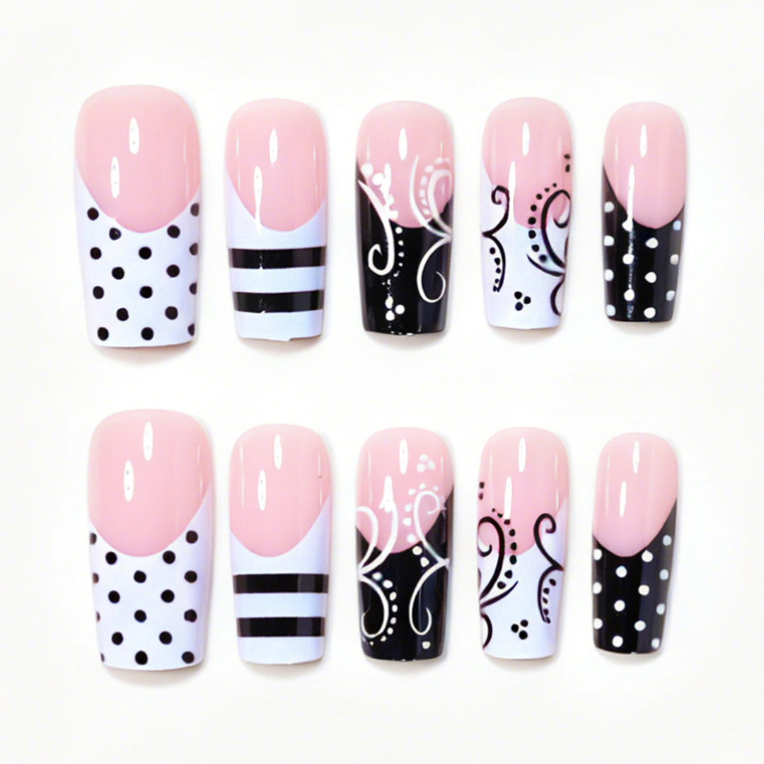 Künstlerische Nagelkunst Karnz