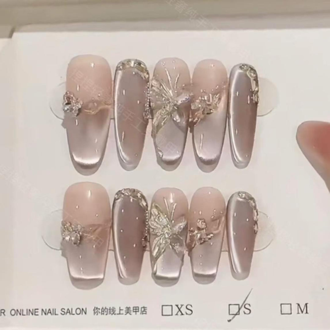 Elegantes dekoratives Press-On-Nagels Set Karnz