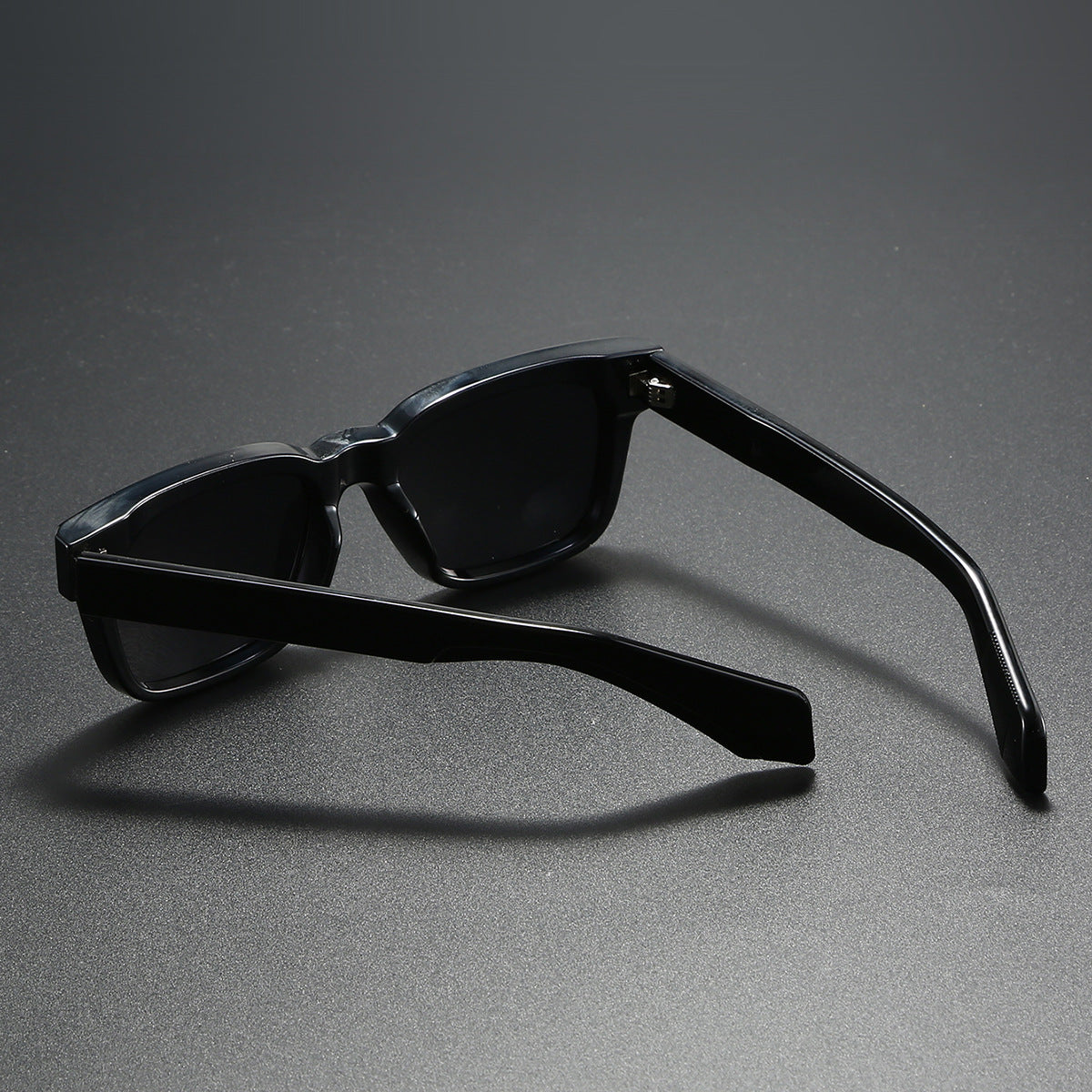 Damen quadratische Sonnenbrille mit markantem Schildpatt-Muster Karnz