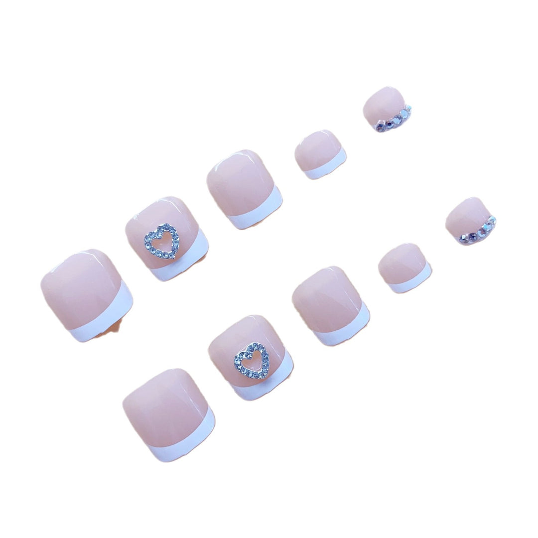 Fußnagelkunstset mit eleganten Glitzer- und Herzverzierungen Karnz