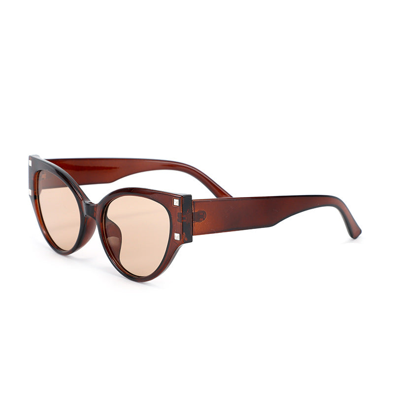 Damen trendige Cat-Eye Sonnenbrille mit glamourösen Akzenten Karnz