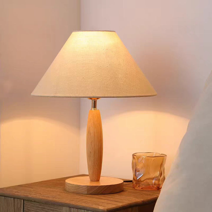 Stilvolle Tischlampe mit Holzfuß