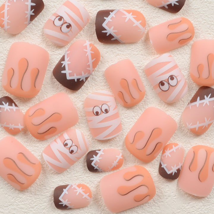Kunstnagelset mit kreativem Halloween-Design Karnz