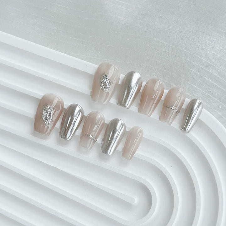 Premium Press-On Nagelkunst mit metallischem und glänzendem Finish