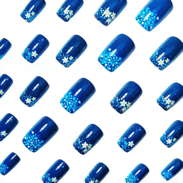 Kunstnägel mit Glitzerndem Blüten-Design Karnz