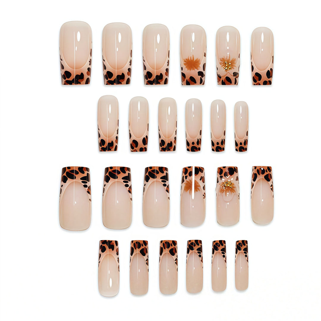 Premium dekorative Press-On Nagelkunst mit Leopardenmuster-Akzenten Karnz