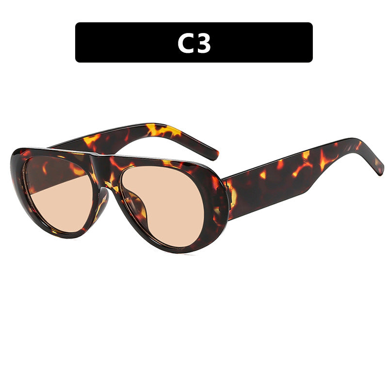Damen Cat-Eye Sonnenbrille mit stilvollem Kunststoffrahmen und schützendem UV-Filter Karnz